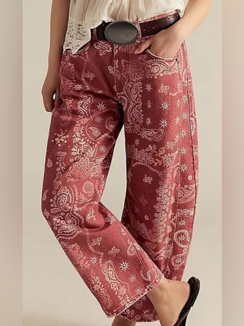 Wide-Leg Barrel jeans with print super cute new size Medium